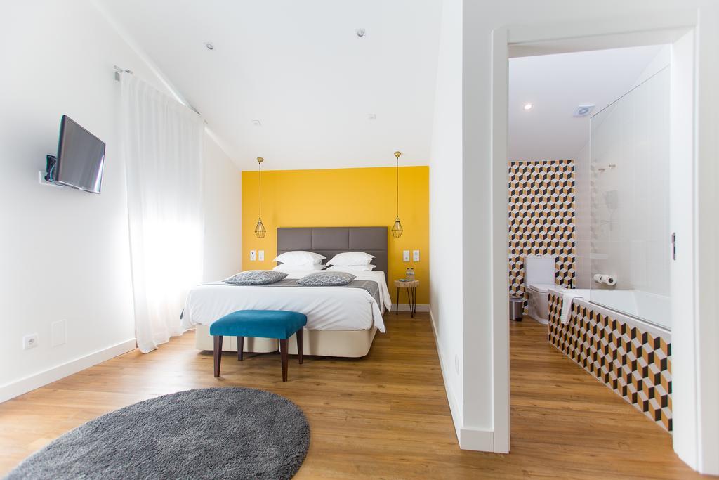 Aveiro Rossio Bed & Breakfast ภายนอก รูปภาพ